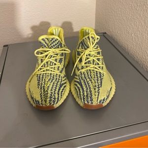 Size 8.5 - adidas Yeezy Boost 350 V2 Low Semi Frozen Yellow
